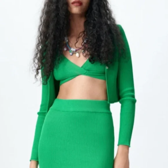 Zara Sweaters Zara Pieces Kelly Green Ribbed Knit Cropped
